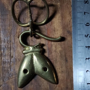 16th to 17th century Sword Brass belt hook and loop, set 4